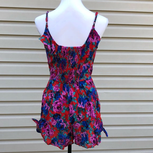 NWT Band of Gypsies Ruffle Top Floral Print Romper - Picture 7 of 8